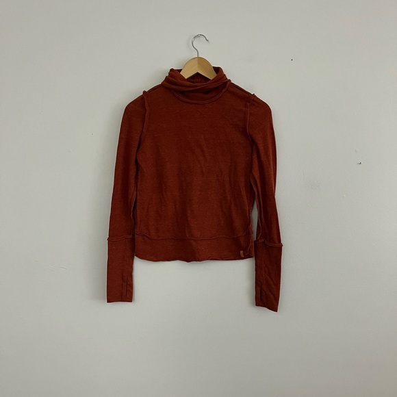 Free People Rust Red Long Sleeve Lettuce Trim Top - Picture 3 of 7